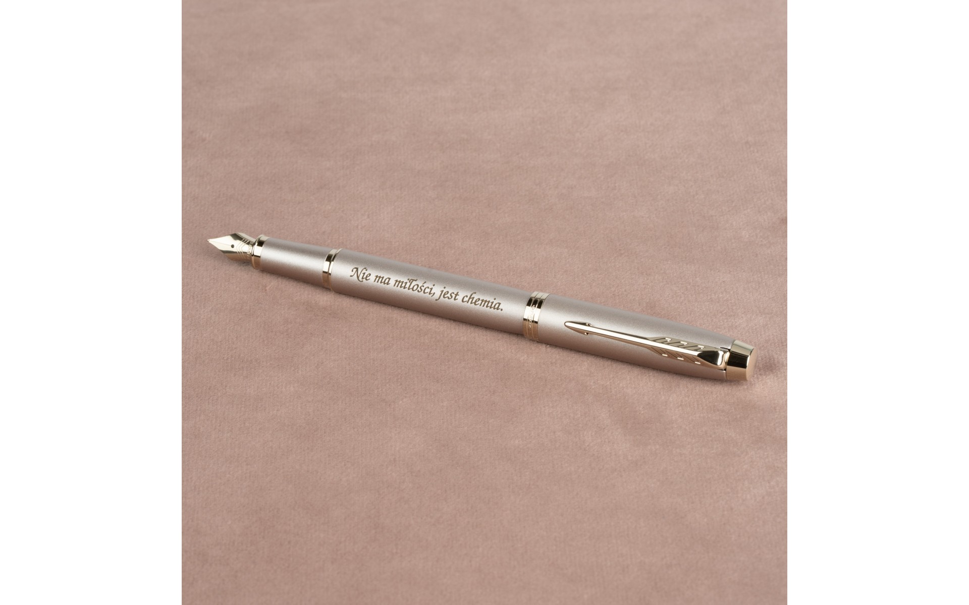  Pióro wieczne Parker IM Professionals Monochrome Champagne [2172953] z grawerem