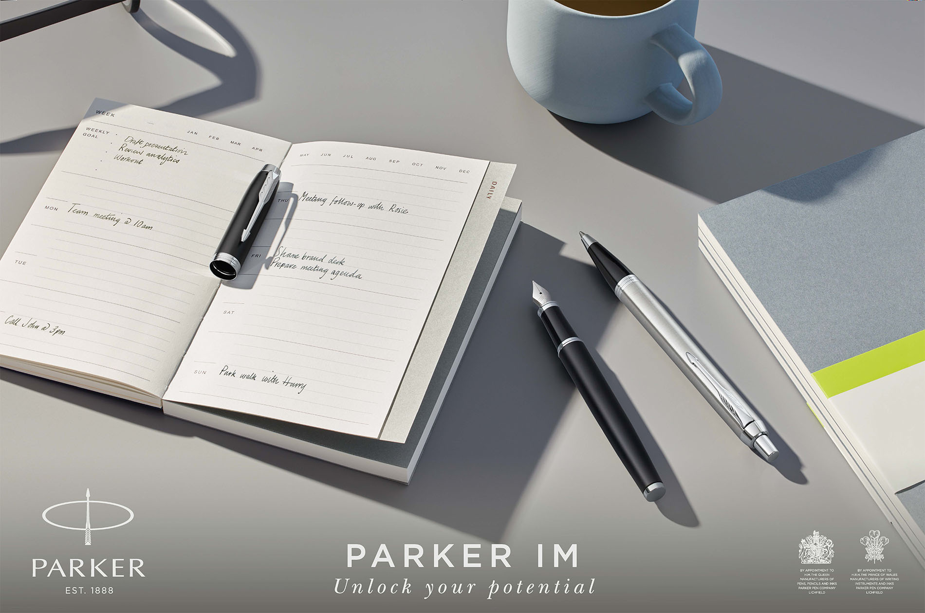 Pióro i długopis parker na stole
